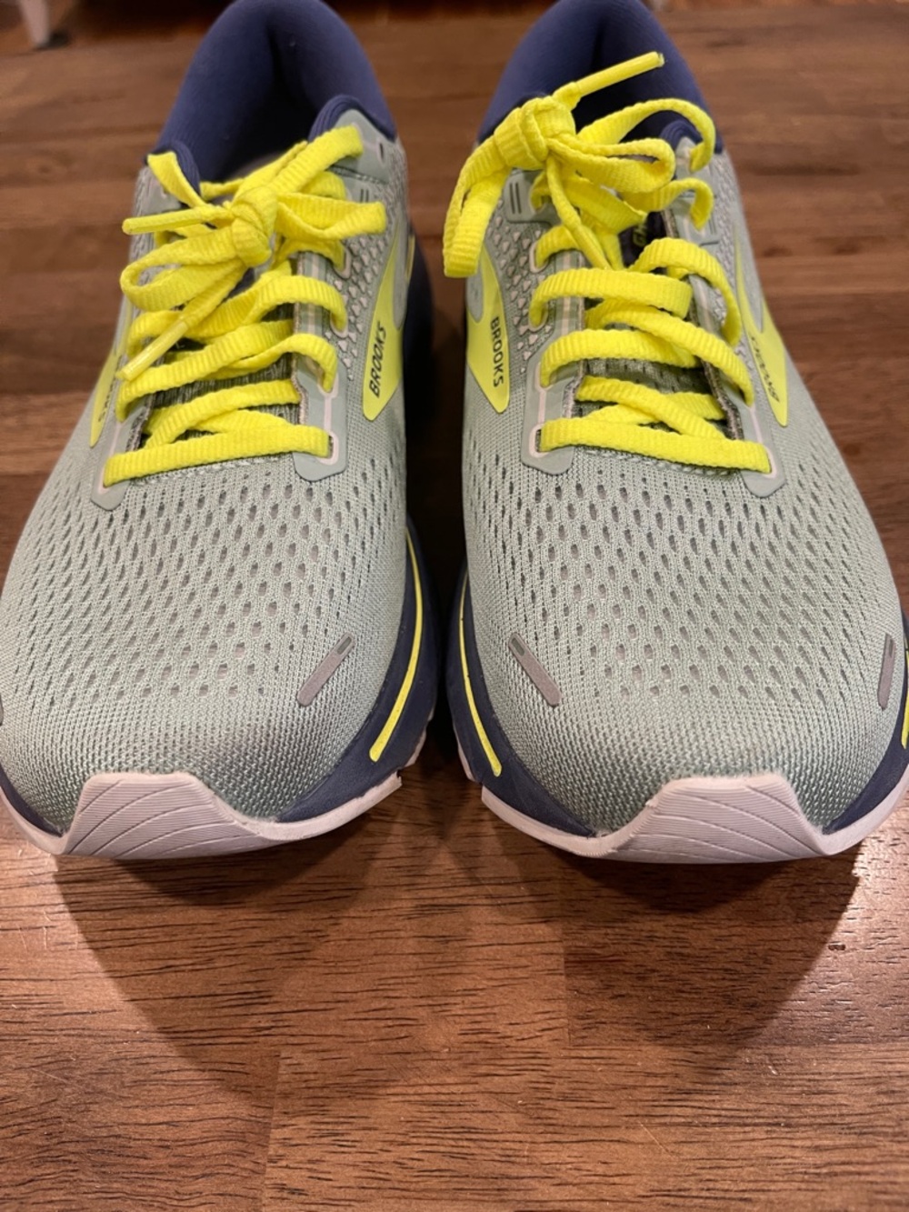 Brooks Women’s Running Shoes in Teal and Neon Yellow - Picture 5 of 6